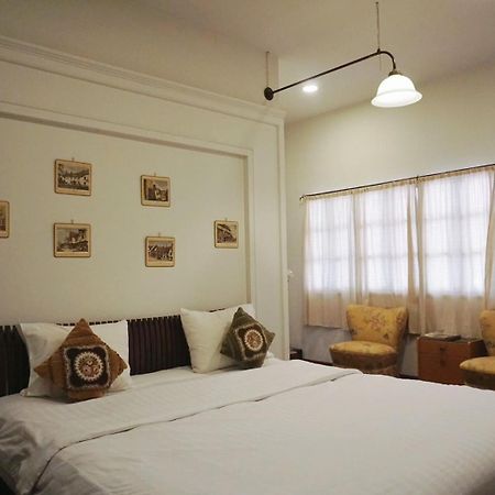 شيانغ ماي Manee Guesthouse And Record บ้านมานี المظهر الخارجي الصورة