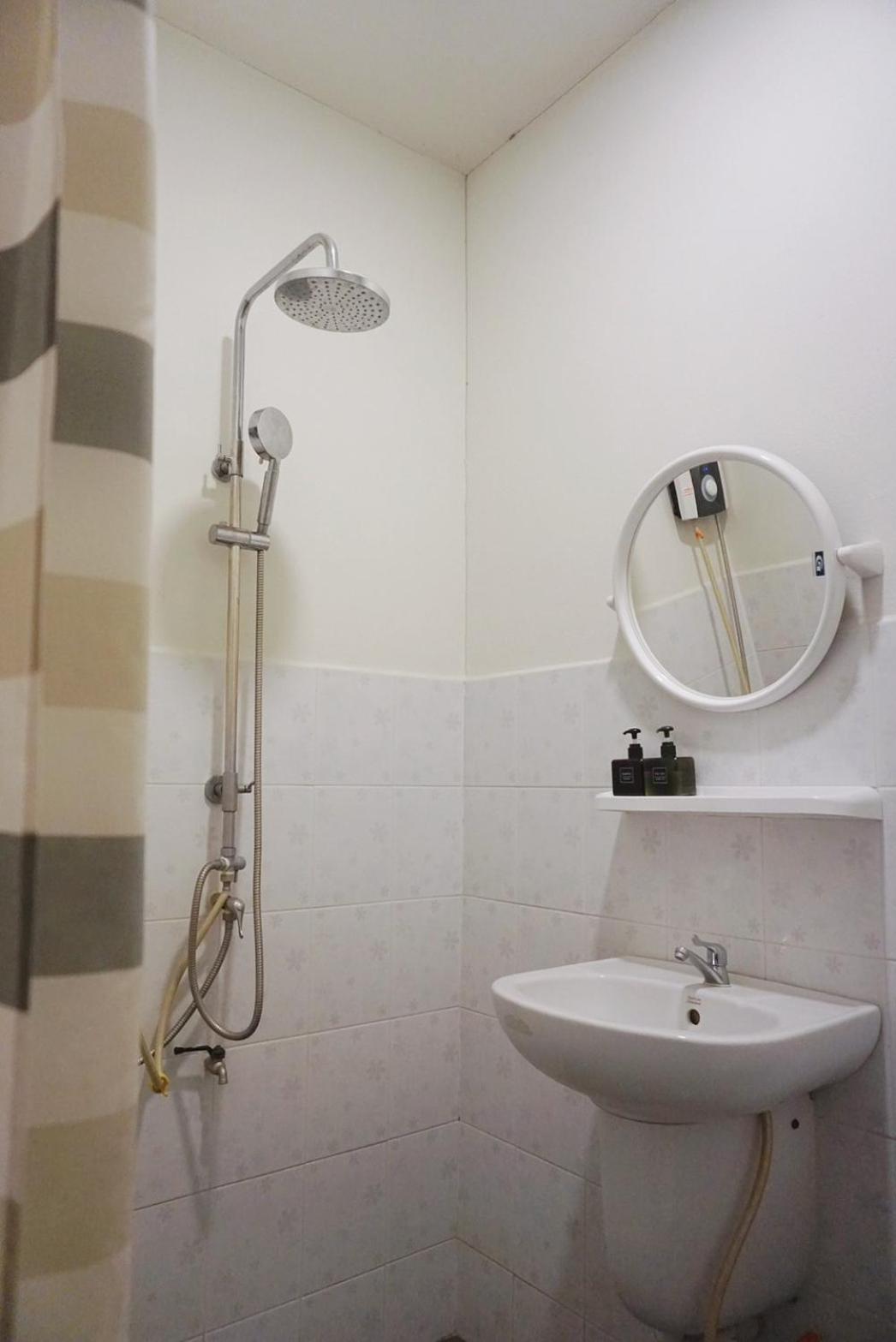 شيانغ ماي Manee Guesthouse And Record บ้านมานี المظهر الخارجي الصورة